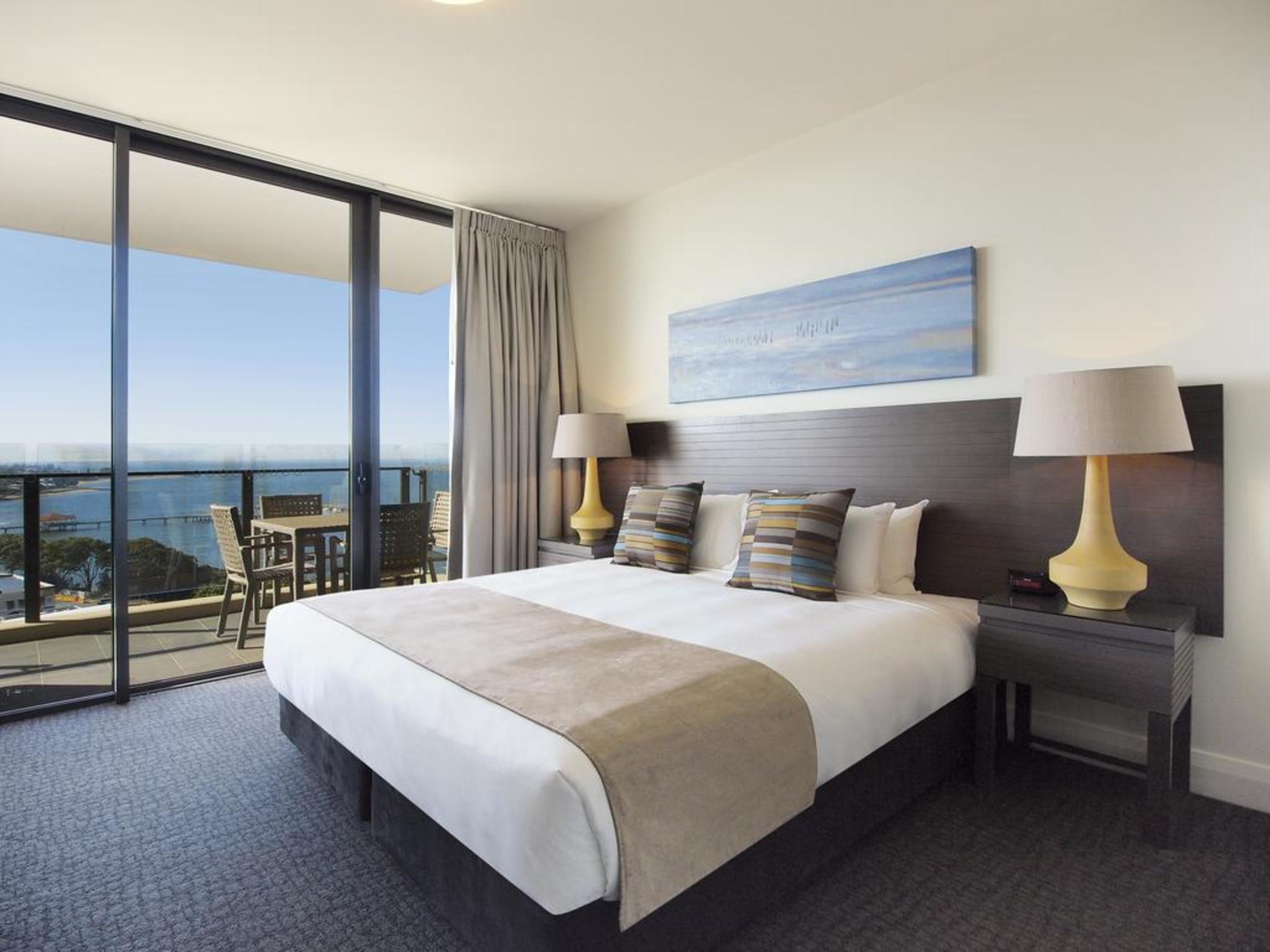 Oaks Redcliffe Mon Komo Suites Exterior photo