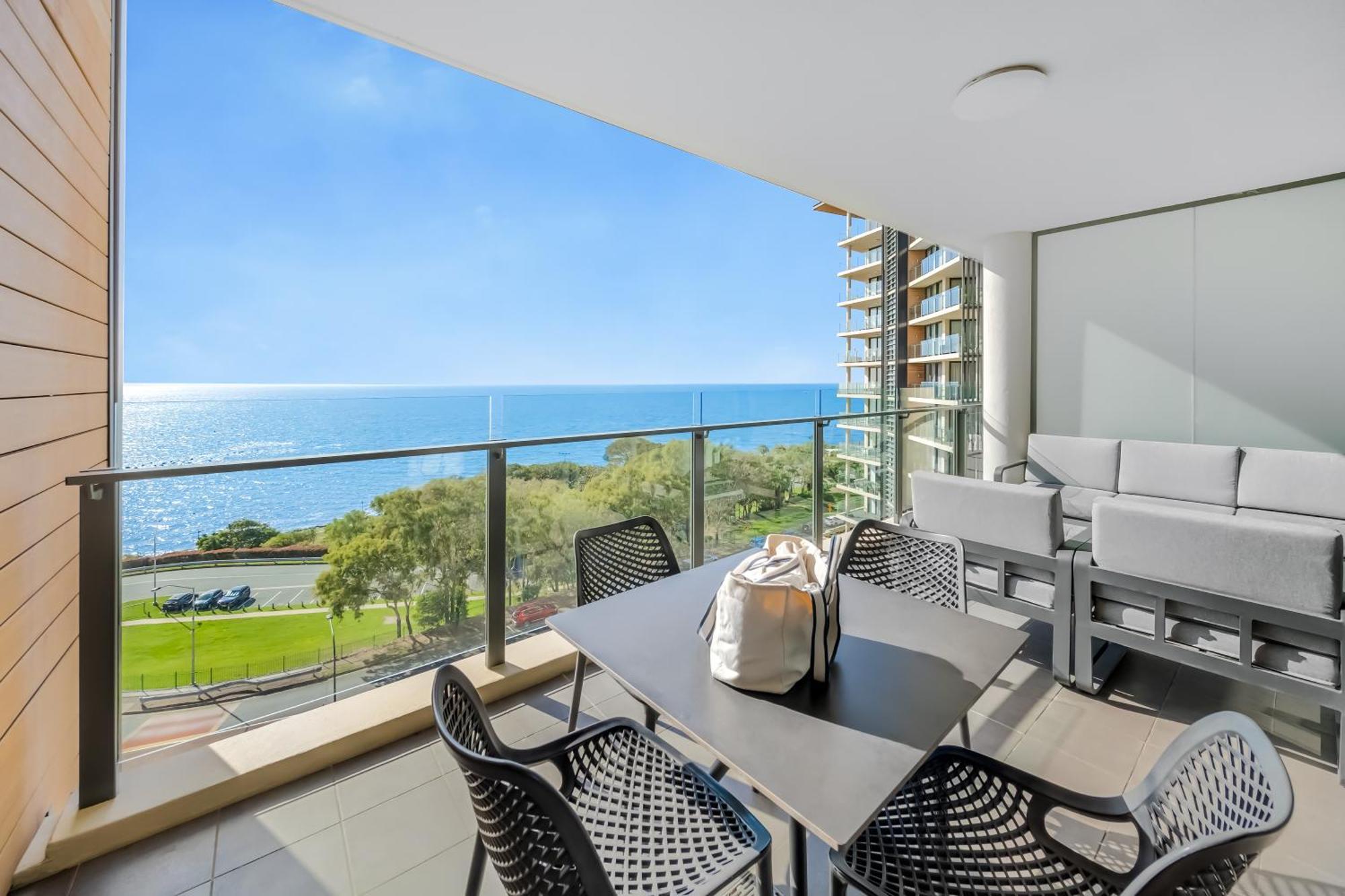 Oaks Redcliffe Mon Komo Suites Exterior photo